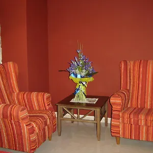 https://hostal-casa-laure-y-m-jose.catalonia-hotels.com